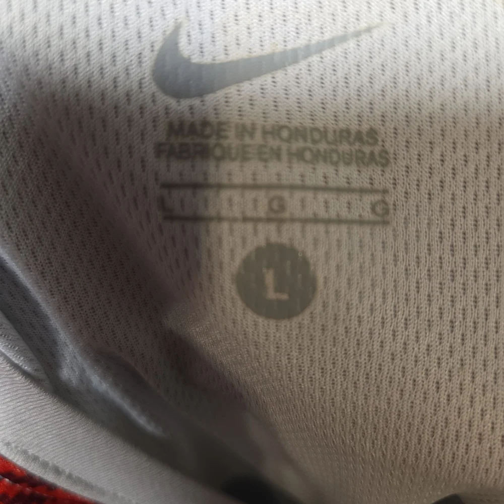 Nike NWOT Vapor Carbon Men's Gray and Red Shirt - Picture 3 of 3